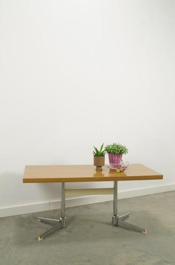 Vintage fineer salontafel met chromen onderstel beschikbaar voor biedingen