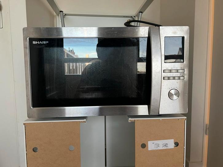 Combi-magnetron/oven Sharp, Witgoed en Apparatuur, Magnetrons, Gebruikt, Vrijstaand, Combimagnetron, 45 tot 60 cm, Grill, Draaiplateau