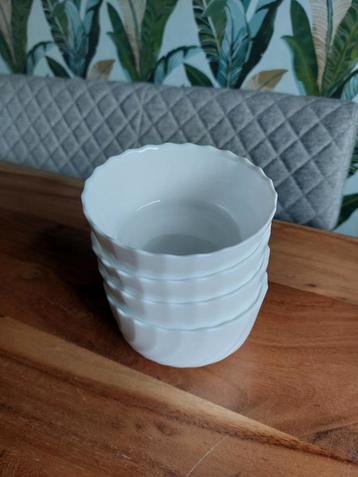 4 schaaltjes 12 cm beschikbaar voor biedingen