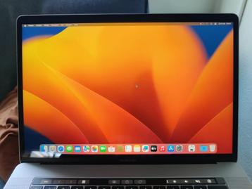 Apple MacBook Pro - 15" - 32GB RAM - 256GB - I7