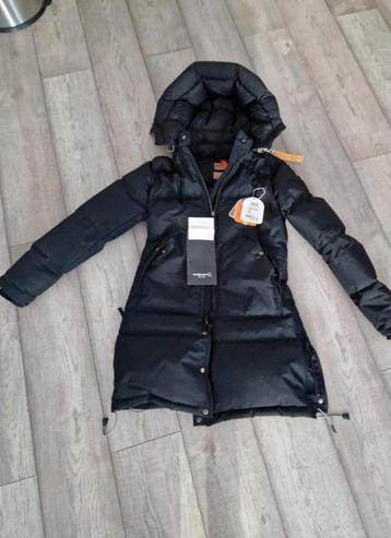 Jas parajumpers long bear beschikbaar voor biedingen