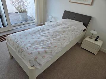 Eenpersoonsbed 90x200 cm beschikbaar voor biedingen