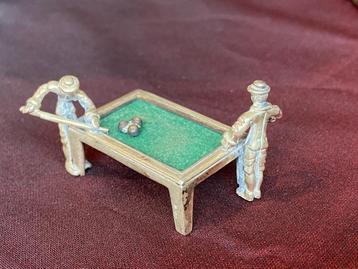 Zilver miniatuurtje: biljarttafel met biljarters 835 zilver beschikbaar voor biedingen