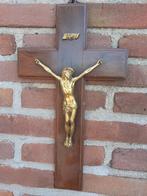 Te koop antiek kruisbeeld, Ophalen