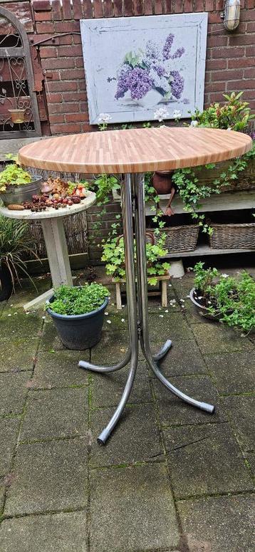Gebruikte Statafel beschikbaar voor biedingen