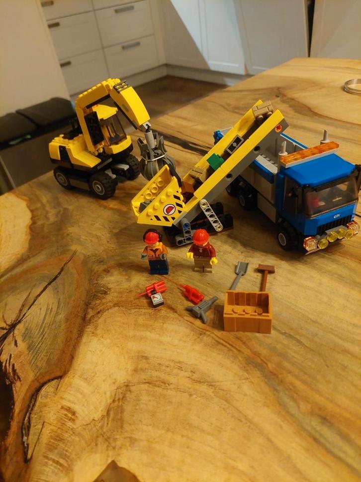 Lego city graafmachine en truck 60075, Kinderen en Baby's, Speelgoed | Duplo en Lego, Zo goed als nieuw, Ophalen of Verzenden