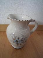 oud vaasje met oor handarbeit bloemmotief, Ophalen of Verzenden