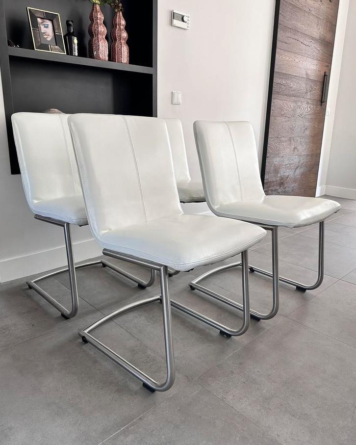 Vier wit lederen Henders en Hazel design stoelen rvs frame, Huis en Inrichting, Stoelen, Zo goed als nieuw, Vijf, Zes of meer stoelen