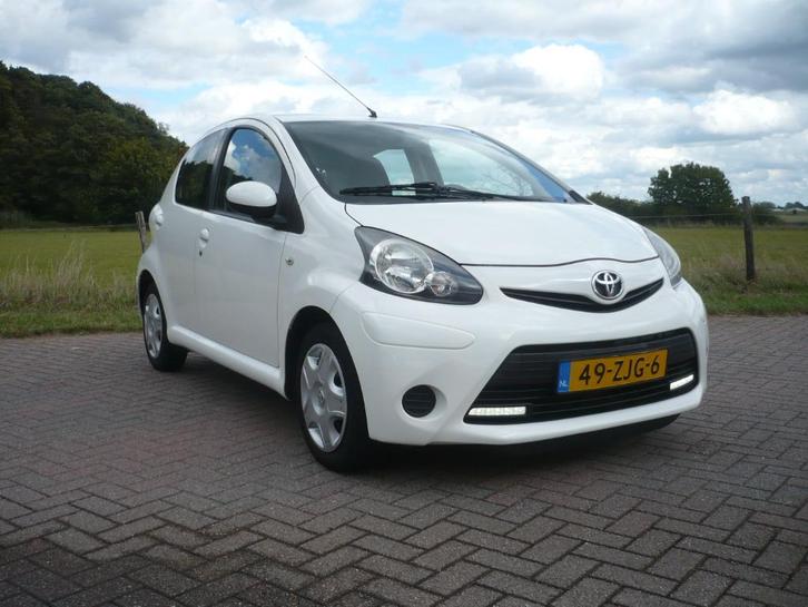 Toyota Aygo 1.0 VVT-i Aspiration AIRCO 5DRS 2012 150388 NAP, Auto's, Toyota, Bedrijf, Aygo, ABS, Airbags, Airconditioning, Bluetooth