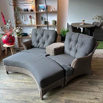 4 Seasons Outdoor (4SO) loveseat + voetenbank – ZGAN beschikbaar voor biedingen