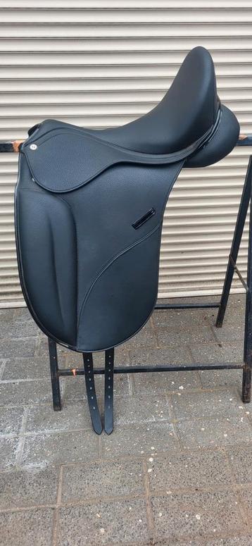 ZGAN Norton pro 17,5 inch dressuurzadel  beschikbaar voor biedingen