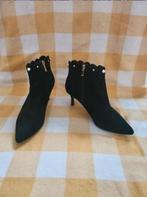 Daphne zwarte enkellaarzen met parels en steentjes (39), Zwart, Lage of Enkellaarzen, Daphne, Ophalen of Verzenden
