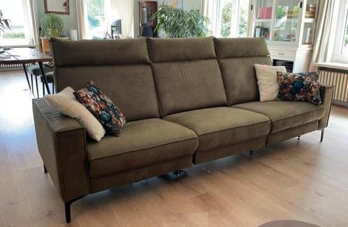 Bank elektrisch verstelbaar - 2 x relax functie - army groen, Huis en Inrichting, Banken | Bankstellen, Zo goed als nieuw, Rechte bank