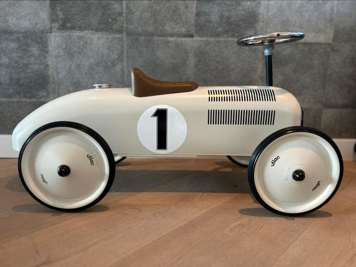 Vilac Metalen Loopauto met Retro Design, Kinderen en Baby's, Speelgoed | Buiten | Voertuigen en Loopfietsen, Gebruikt, Loopvoertuig