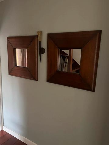 Twee Wandspiegels 70x70 cm beschikbaar voor biedingen