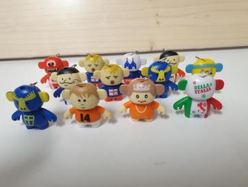 12 Poppetjes Monskeys Voetbal EK 2012 - Hoogvliet beschikbaar voor biedingen