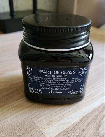 Heart of glass conditiner voor geblondeerd haar beschikbaar voor biedingen