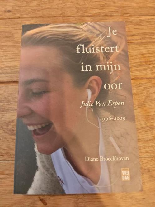 Diane Broeckhoven - Je fluistert in mijn oor, Boeken, Overige Boeken, Zo goed als nieuw, Ophalen of Verzenden
