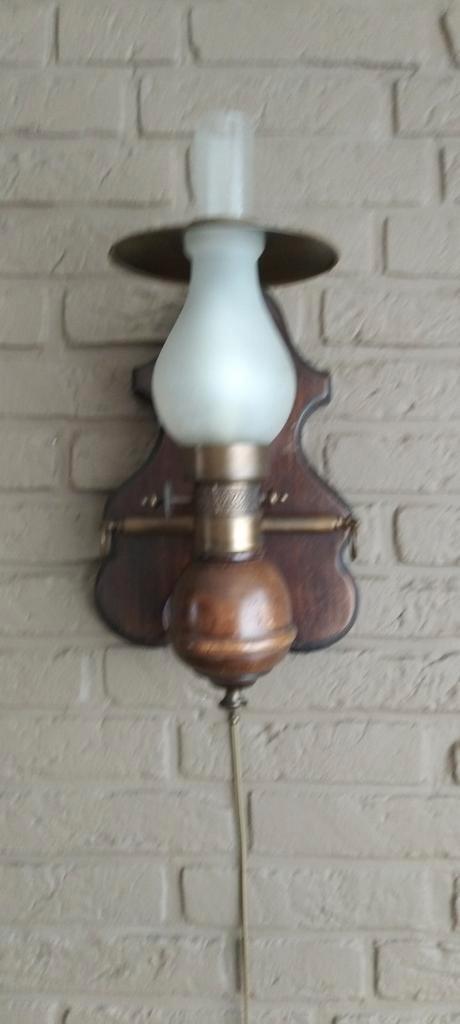 Brocante Wandlamp, houten bronzen vintage., Antiek en Kunst, Antiek | Lampen, Ophalen of Verzenden