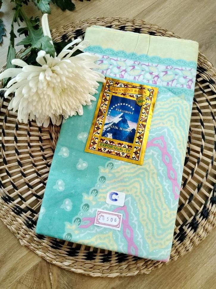 Batik Sarong Indonesië #1975 (defect), Hobby en Vrije tijd, Stoffen en Lappen, Nieuw, Katoen, 30 tot 120 cm, 30 tot 200 cm, Overige kleuren