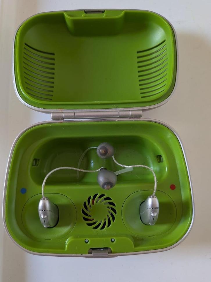 Hoortoestellen Phonak met laad- en droogbox, Diversen, Verpleegmiddelen, Zo goed als nieuw, Ophalen of Verzenden