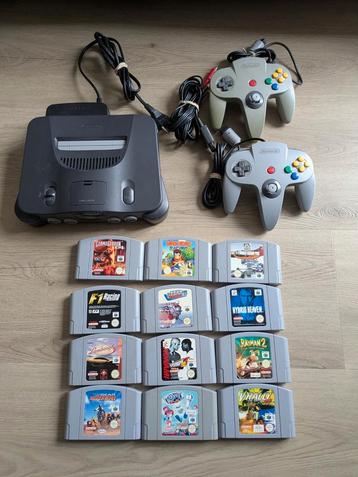 Nintendo 64 met 12 Games en 2 controllers beschikbaar voor biedingen