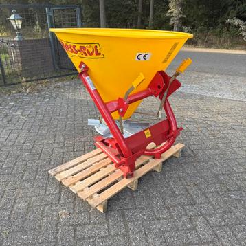 Kunstmeststrooier minitractor beschikbaar voor biedingen