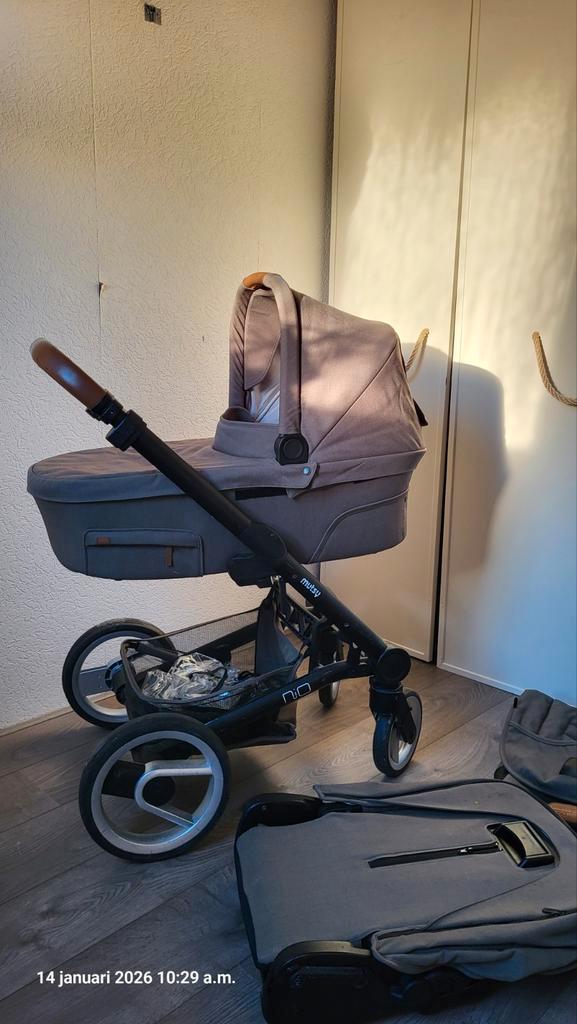 Mutsy Nio kinderwagen, Kinderen en Baby's, Kinderwagens en Combinaties, Gebruikt, Combiwagen, Mutsy, Met reiswieg, Verstelbare duwstang