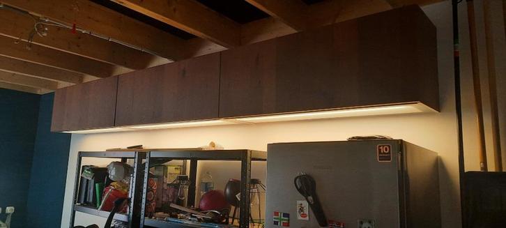 Twee boven / keuken kasten met licht, Huis en Inrichting, Keuken | Keukenelementen, Gebruikt, Minder dan 100 cm, 100 tot 150 cm