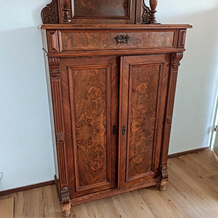 Antieke houten meidenkast 1880 met lade en ornament, Antiek en Kunst, Antiek | Meubels | Kasten, Ophalen