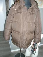 Bruine halflange winterjas afneemb capuchon mt 38/40, NIEUW, Maat 38/40 (M), Bruin, Ophalen of Verzenden, Zo goed als nieuw