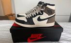 Air jordan 1 mocha 44, Kleding | Heren, Schoenen, Bruin, Nieuw, Ophalen of Verzenden, Sneakers of Gympen