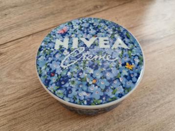 Vintage Nivea Crème  wattenpot porselein beschikbaar voor biedingen