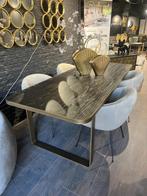 Eettafel Hunter Brushed Gold van Richmond Interiors 230x95cm, Luxe stijvol klasse uniek, 200 cm of meer, Zo goed als nieuw, Vijf personen of meer