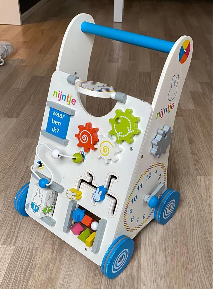 Nijntje houten Loopkarretje met Speelmobiel, Kinderen en Baby's, Speelgoed | Babyspeelgoed, Zo goed als nieuw, Mobiel, Met wieltjes