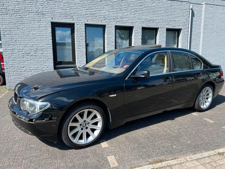 BMW 745i Full options,youngtimer schade rijdbaar €4995,-, Auto diversen, Schadeauto's, BMW, Automaat, Benzine, Sedan, Zwart, Ophalen