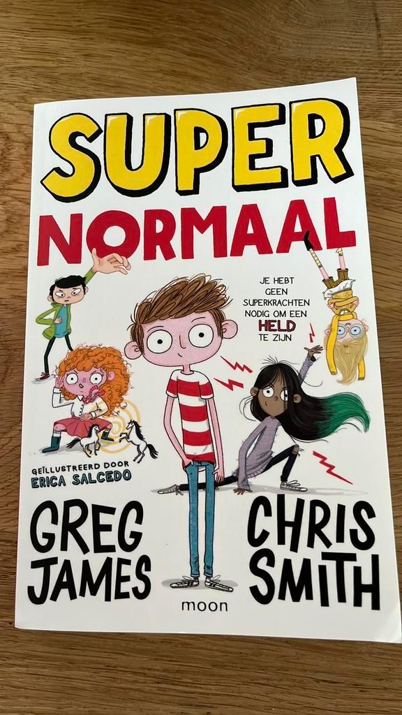Chris Smith - Super Normaal, Boeken, Kinderboeken | Jeugd | 10 tot 12 jaar, Zo goed als nieuw, Ophalen of Verzenden