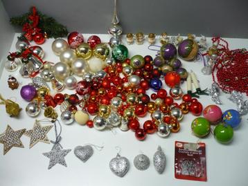 Vele kerst(boom) ornamenten, ballen, piek, beeldjes, haakjes beschikbaar voor biedingen