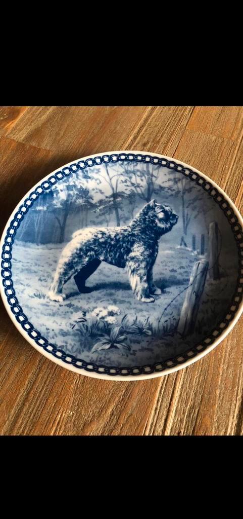 Porselein Bouvier des Flandres bord LEKVEN, Antiek en Kunst, Antiek | Wandborden en Tegels, Ophalen