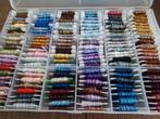 Doos dmc borduurgaren  nr 2, Hobby en Vrije tijd, Borduren en Borduurmachines, Ophalen of Verzenden, Zo goed als nieuw, Handborduren
