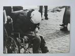 Man in een rolstoel jaren 80/90, Verzamelen, Zo goed als nieuw, Verzenden, 1980 tot heden