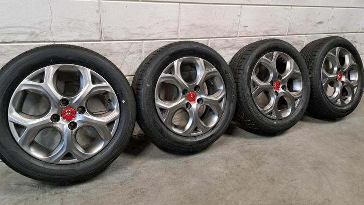 Titanium-kleurige velgen C3 DS3 208 195/55/16 NW BANDEN!, Auto-onderdelen, Banden en Velgen, Banden en Velgen, Zomerbanden, 16 inch