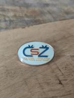 Vintage CSZ Tsjechoslowaakse Vrouwenunie Speld button, Ophalen of Verzenden