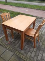 Zeer solide keukentafel met 2 stoelen., Huis en Inrichting, Tafels | Eettafels, Ophalen