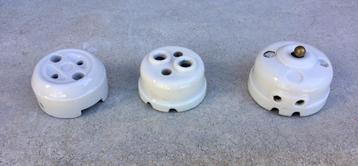 Antieke porseleinen wand contactdoos beschikbaar voor biedingen