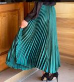 LANGE GROEN SATIJNEN PLISSÉROK PLISSÉ MAXIROK MAXI ROK, Ophalen of Verzenden, Zo goed als nieuw, Groen, Onder de knie
