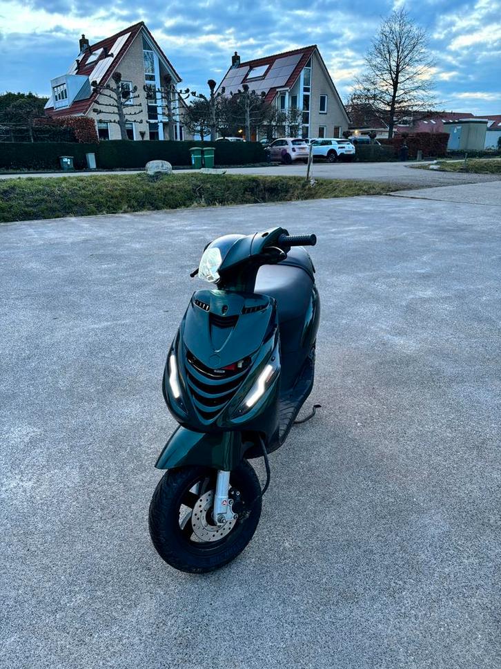 Zip 80cc (ZONDER 123) zelfde dag nog ophalen, Fietsen en Brommers, Scooters | Piaggio, Zo goed als nieuw, Zip, Maximaal 45 km/u
