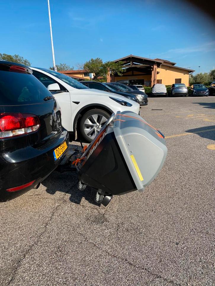 Te huur! Bagagekoffer voor op de trekhaak, Auto diversen, Dakkoffers, Zo goed als nieuw, Ophalen of Verzenden