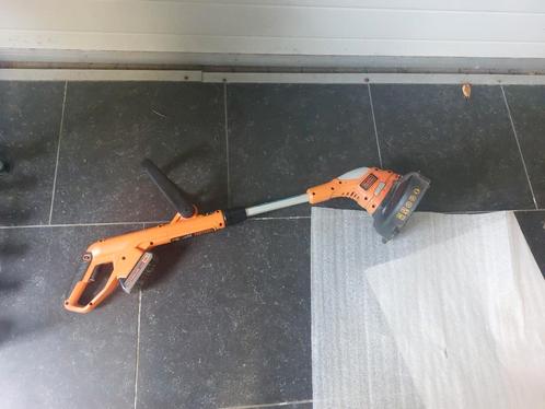 Black & Decker Accu Bosmaaier, Tuin en Terras, Bosmaaiers, Gebruikt, Accu, 10 tot 30 cm, Ophalen