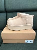 Ugg ultra mini platform, Kleding | Dames, Schoenen, UGG, Beige, Snowboots, Ophalen of Verzenden